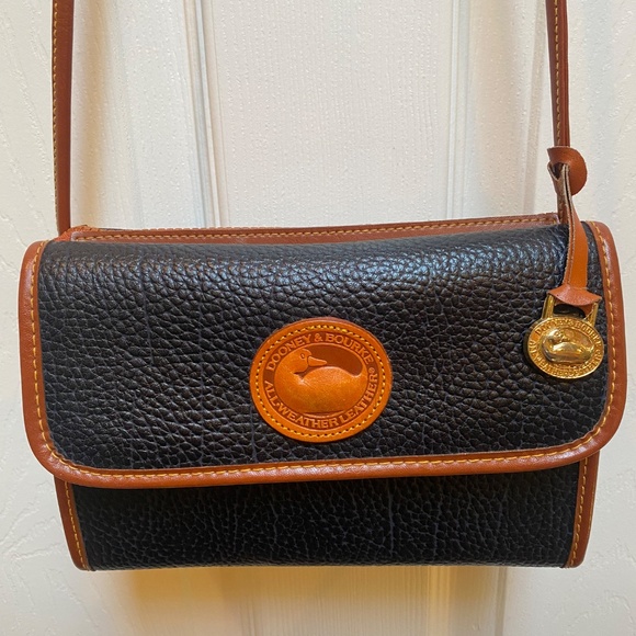Vintage Dooney & Bourke Black Handbag. - Picture 3 of 8